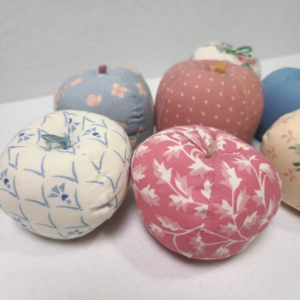 VTG Quilted Apple Pin Cushions Set of 7 Floral Sewing Decor Primativ Cottagecore